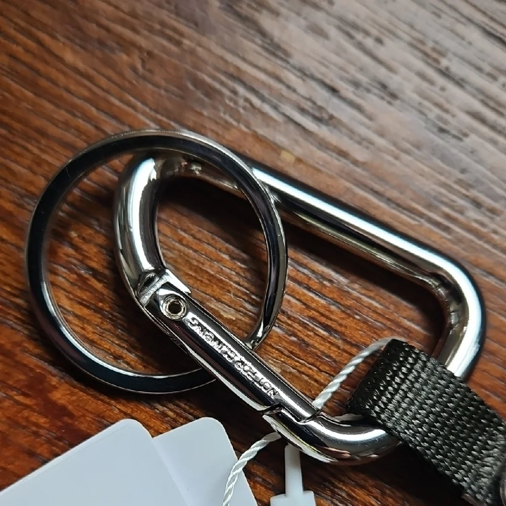 LULULEMON SILICONE KEYCHAIN - Picture 13 of 15